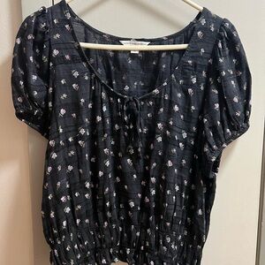 American Eagle Outfitters Black Floral Puff Sleeve Blouse